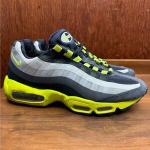 Nike Air Max 95 Neon Volt Black Gray Running Shoes Men’s Size 9 616190-070